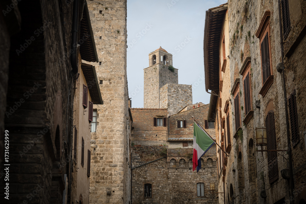 Fototapeta premium San Gimignano - town of Fine Towers, famous for its medieval architecture. Located in Province of Siena, Tuscany, Italy