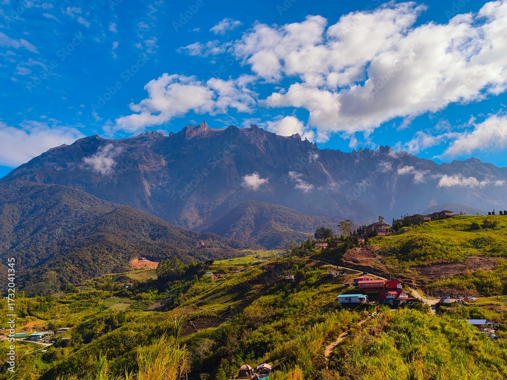 Fototapeta premium Kinabalu Mountain View