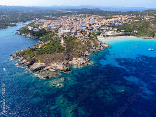 Canvastavla Aerial view of Santa Teresa di Gallura and Rena Bianca beach