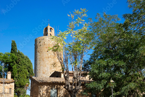 Citée médiévale de Pals sur la Costa Brava en Espagne (Eglise de San Pere, Torre de les Hores, ...)