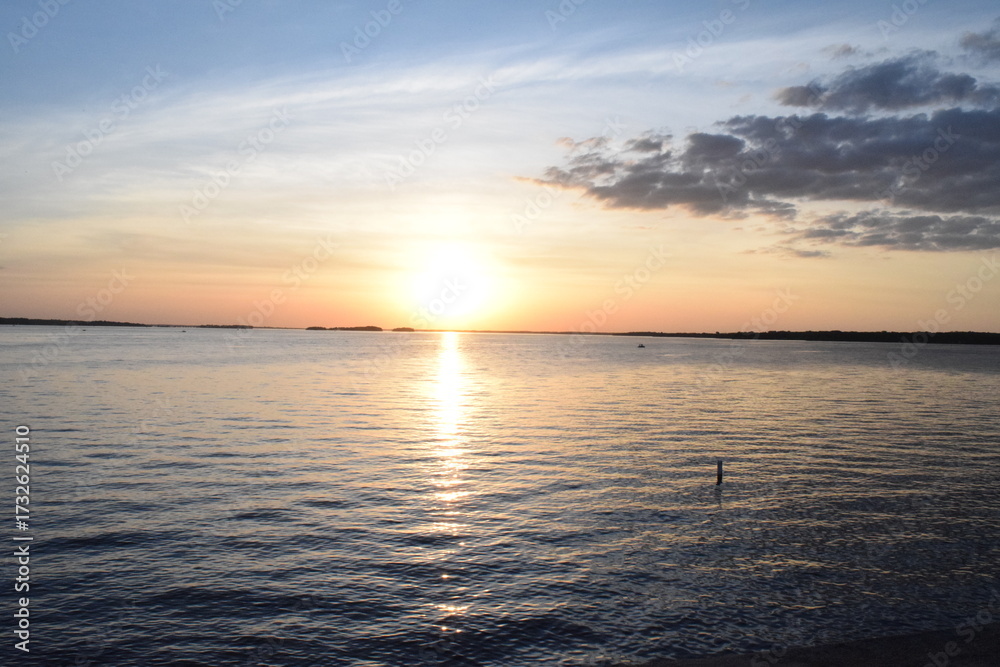 Naklejka premium Sunset Horizon