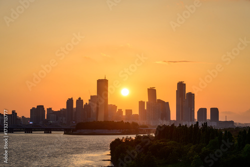 Wallpaper Mural The night view of the city of Yeouido, a high-rise building, shot at Dongjak Bridge in Seoul at sunset Torontodigital.ca