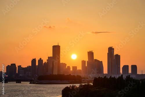 Wallpaper Mural The night view of the city of Yeouido, a high-rise building, shot at Dongjak Bridge in Seoul at sunset Torontodigital.ca