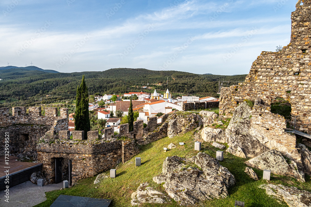 Obraz premium The castle of Alegrete, Castelo de Alegrete in the old Town of Alegrete in Alentejo, Portugal.