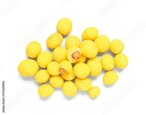 Cheese coated peanuts on wh...