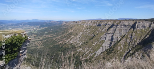 Paisaje del Salto del Nervión, Burgos, España	
