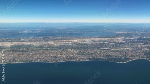 ピュージェット湾上空からの眺め、ワシントン州、2025年8月下旬撮影