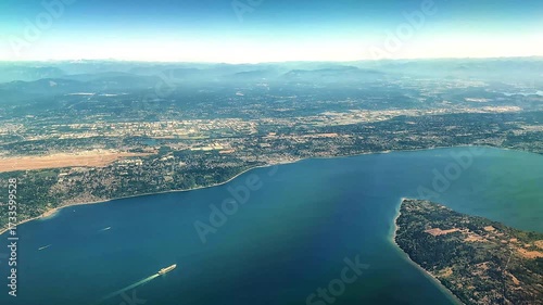 シアトル・タコマ国際空港の上空からの眺め、ワシントン州、2025年8月下旬撮影