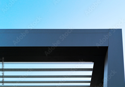 Modèle de pergola bioclimatique en aluminium