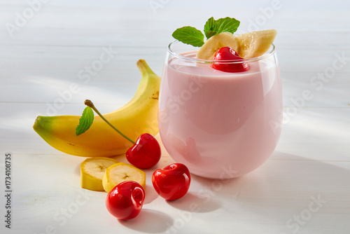 Tableau sur toile Kirsch Banane Joghurt, obst, früchte, dessert