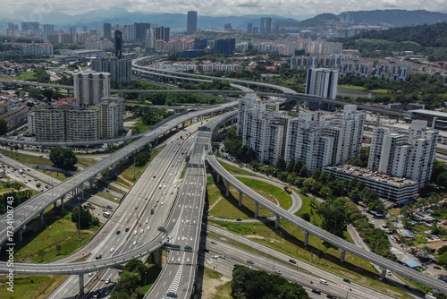 Canvas Print An aerial view of expressway in Kuala Lumpur.