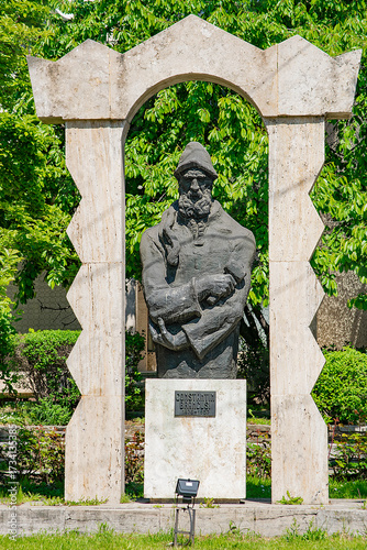 statue of the virgin mary