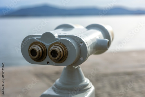 Foto Coin-operated tower viewer binoculars on an observation deck for tourists