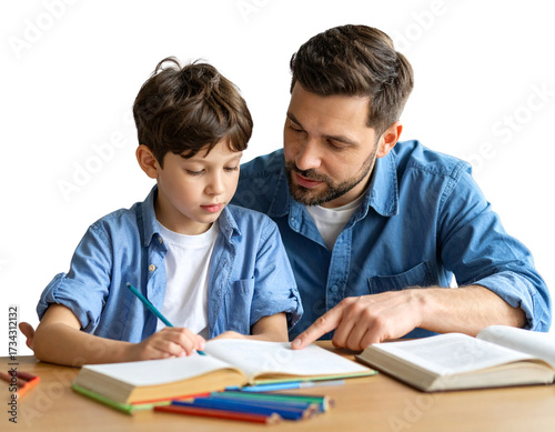 Papa aidant son enfant à faire ses devoirs à table