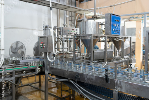 Obraz na plátně Packing machine, Sauce filling machine, Autoclave or Retort machine