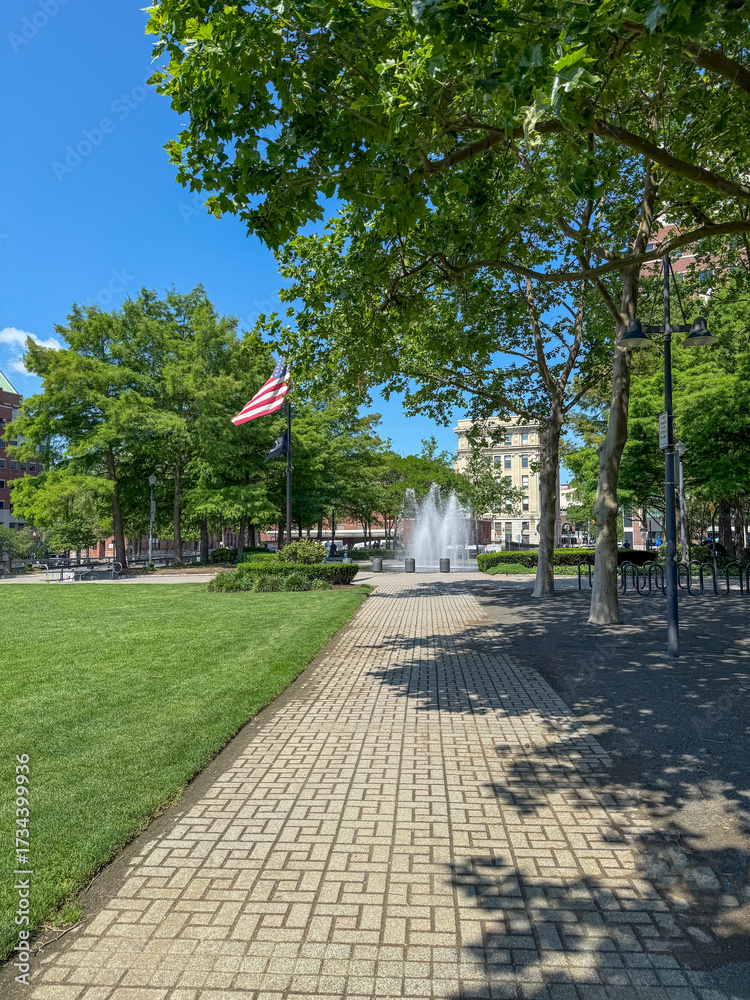 Fototapeta premium Hoboken Fountain with American Flag | Patriotic City Landmark