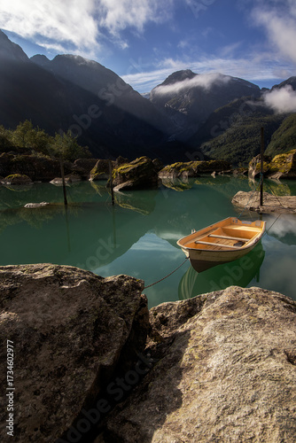 Bondhusvatnet, Noruega