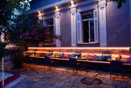 Abendstimmung in einem Cafe in Athen (Griechenland)