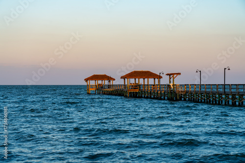 Cuadro en lienzo Aransas Bay and Pier in Rockport, Texas