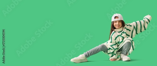 Cool little girl in oversiz...