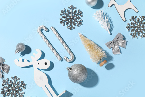Many Christmas symbols on l...