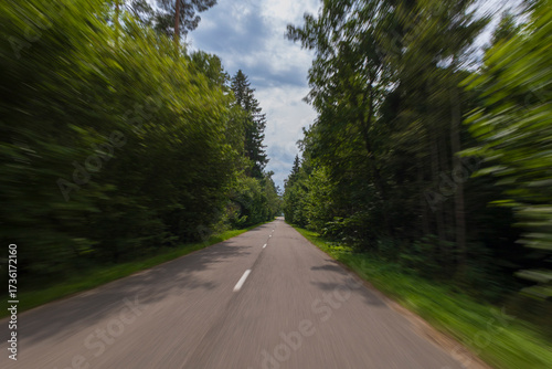 Fototapeta Naklejka Na Ścianę i Meble -  views of the road highway on a sunny day in summer. 