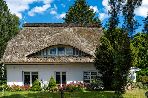Wohnhaus mit Reetdach in Schneverdingen