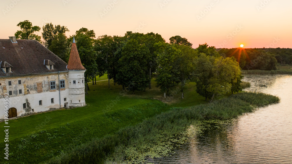 Fototapeta premium Siesikai castle in the sunset