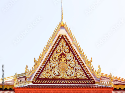 friso dorado con personajes sagrados