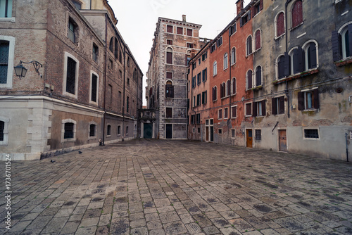 Venice, visiting monuments and Italy