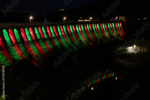 Illumination der Staumauer am Edersee
