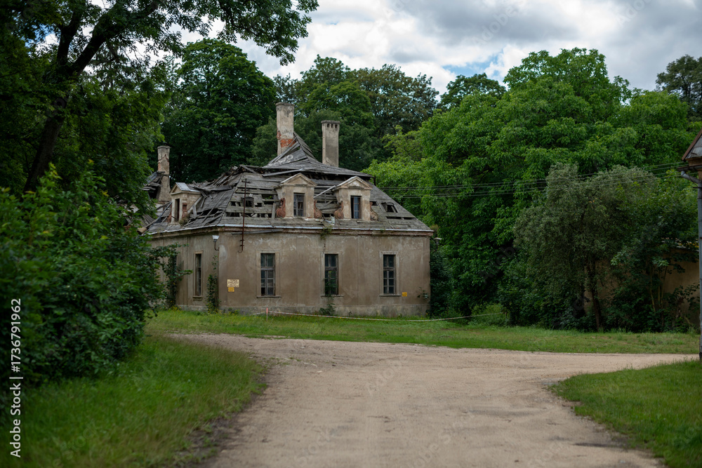 Naklejka premium Abandoned Mansion Luxury Palace Castle Interior with Vintage Architecture and Decay