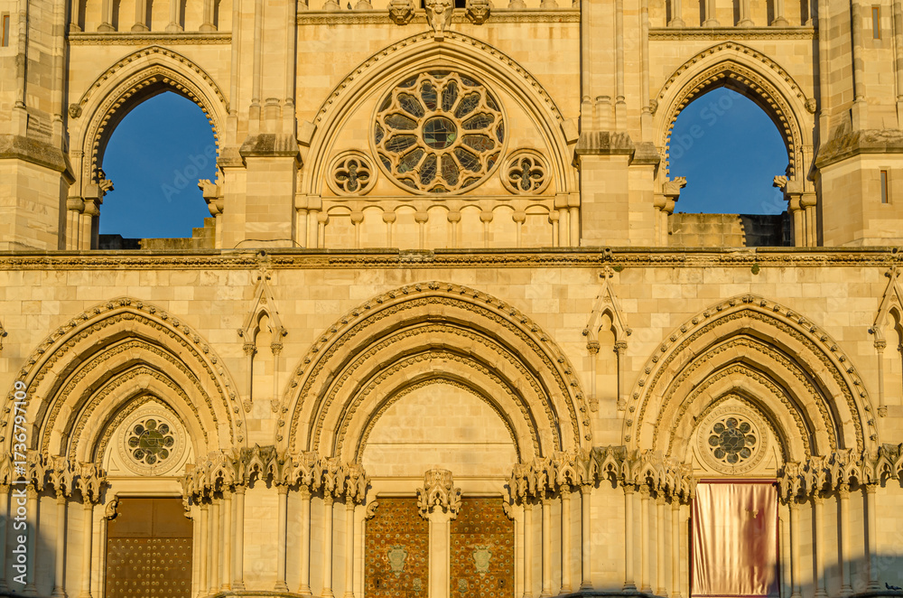Obraz premium Dusk view of the Gothic Cathedral of Saint Mary and Saint Julian in Cuenca, Spain