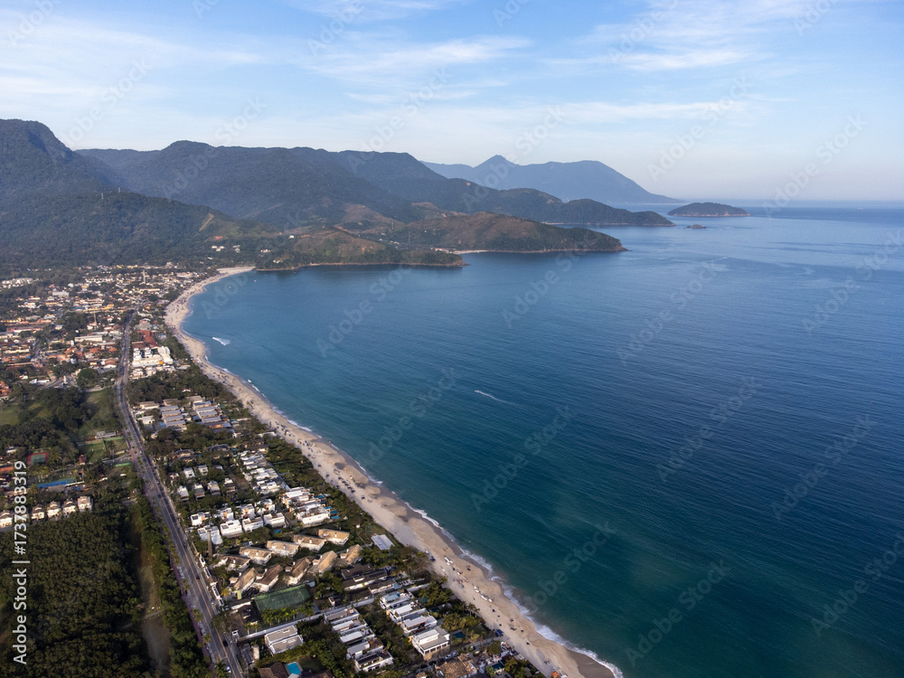 Fototapeta premium Beautiful seaside beach on the north coast of São Paulo