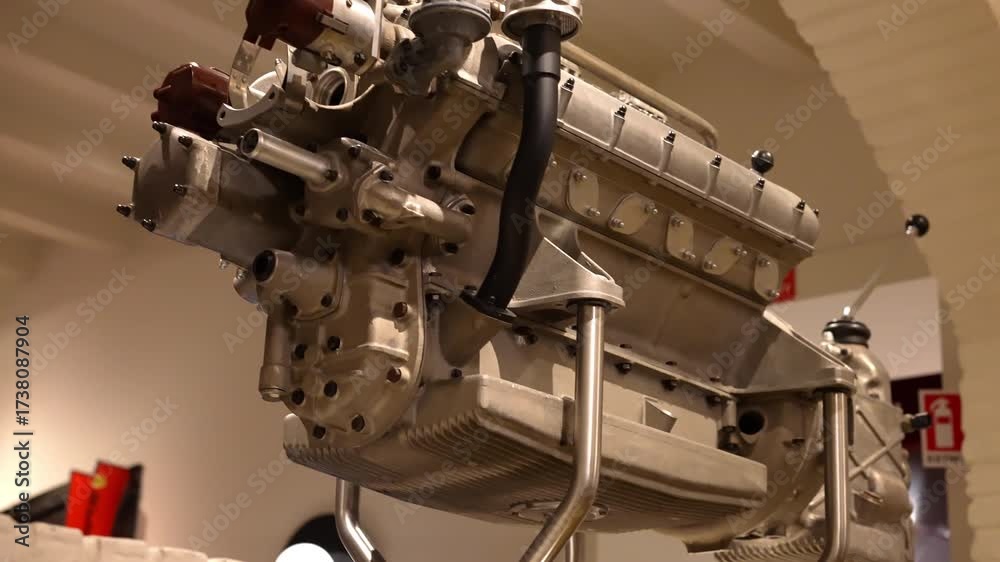 Performance of classic internal combustion engine, layout of an old V12 ...