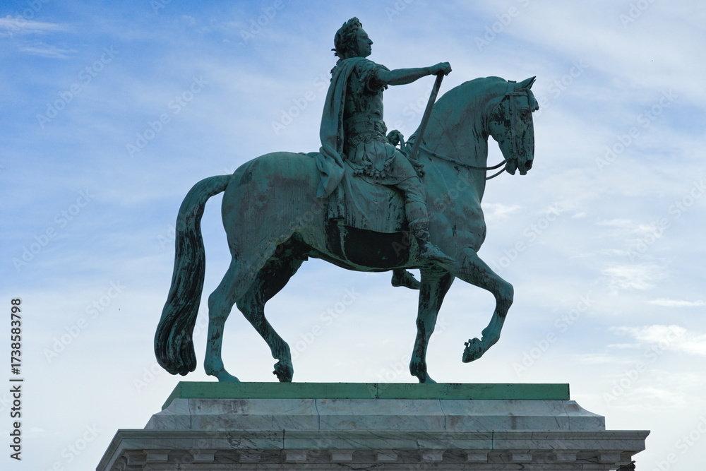 Obraz premium Ritterfigur und Reiterstandbild von Friedrich V. in Kopenhagen