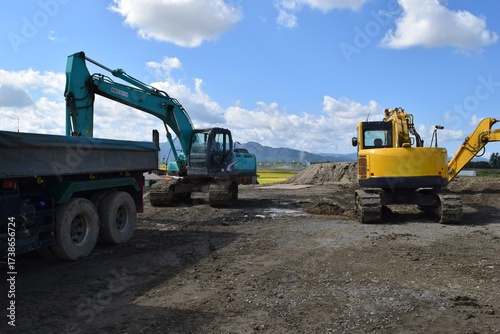土木工事現場の建設機械