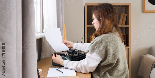 Female author with vintage ...