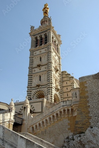 Naklejka Basilique Notre-Dame de la Garde, surnommée 