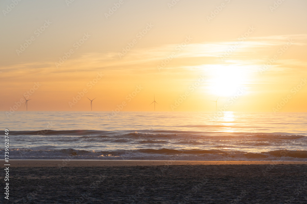 Fototapeta premium Sonnenuntergang in Søndervig