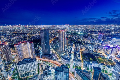 【夜景100選】東京都、サンシャイン60展望台から眺める池袋の夜景（新宿方面）