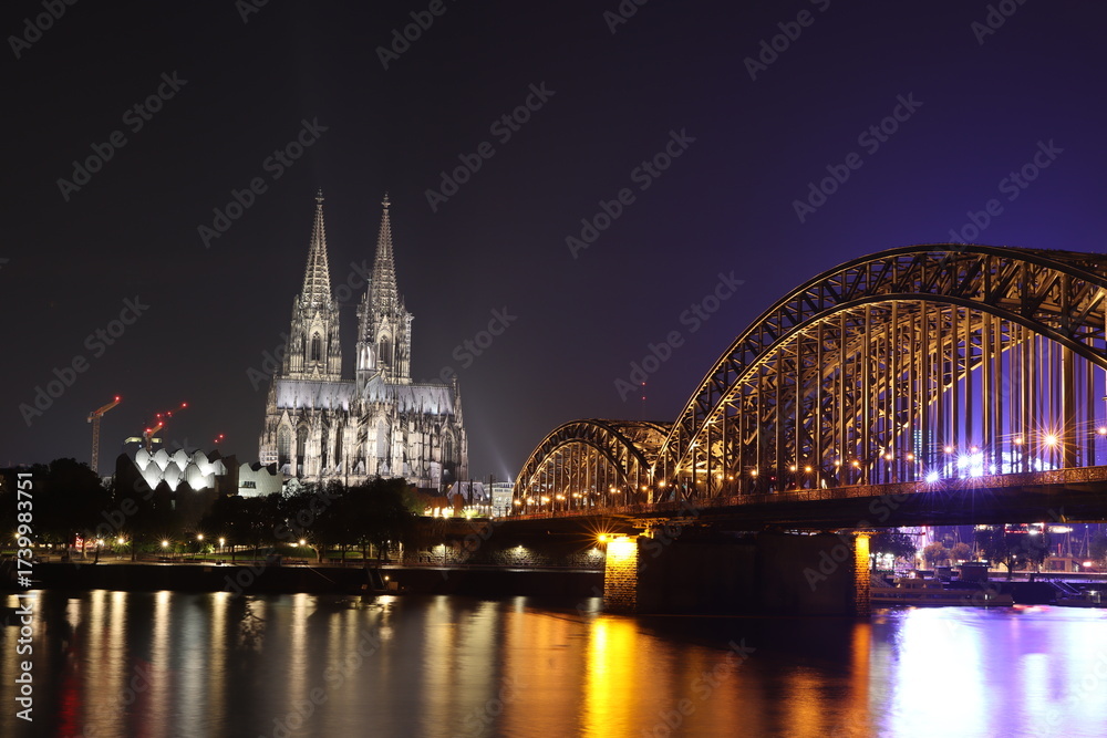 Fototapeta premium Köln bei Nacht