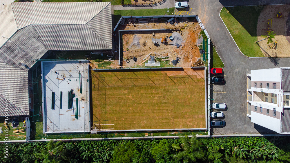 Obraz premium Construção Empreiteiro Alambrado Cerca Condomínio Residencial Centro Esportivo Quadras Futsal Campo Futebol Beach Tennis Instalação Arquitetura Engenharia Estrutura Obras Projeto Material Segurança