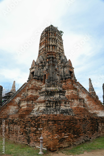 The main Khmer-style pagoda at Wat Chaiwatthanaram, Ayutthaya, Thailand