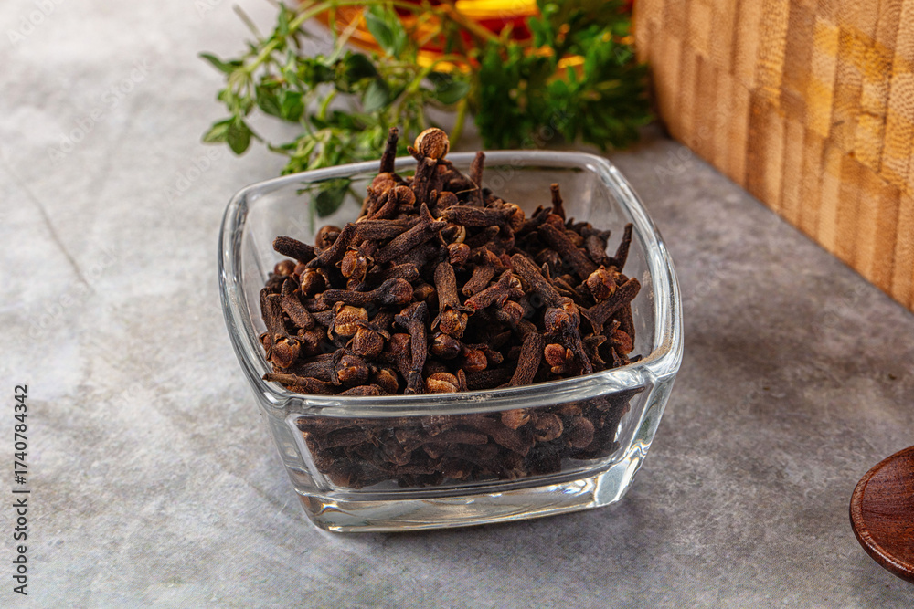 Obraz premium Dry cloves buds aromatic flavor