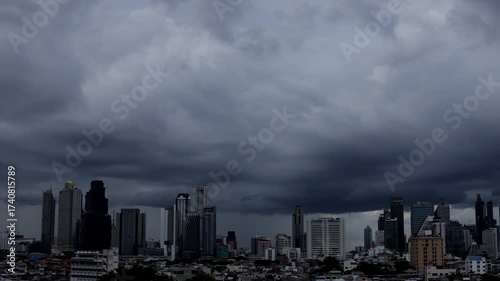 Time-lapse Fast-moving rain clouds sweep over Bangkok in a dramatic, revealing the powerful transformation of the capital’s stormy skyline.