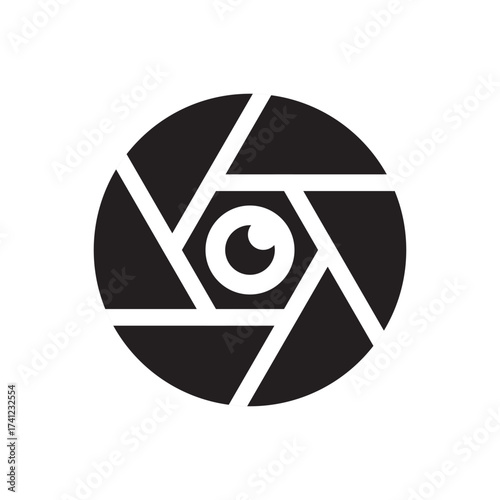 Simple aperture design. Minimal shutter circle, clean camera icon, photography theme.