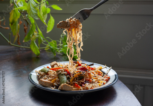 Noodles with vegetables and tofu
