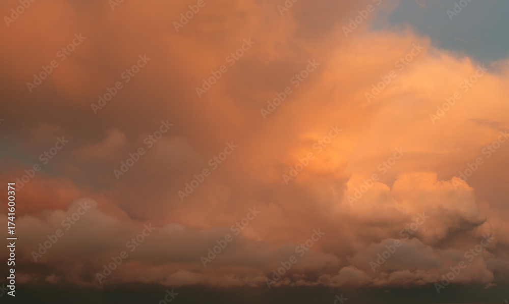 Naklejka premium Sunset dark cloud. Dramatic sky nature background.