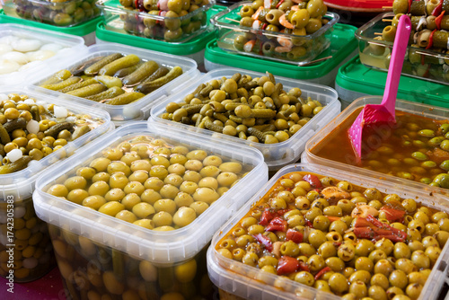 Market for pickled vegetable products preserved in brine